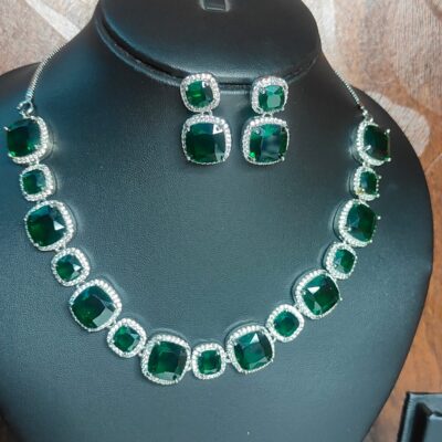 DI349 Ad stone Dark green back silver set Free size