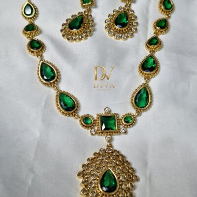 Diva Inspire Emerald Teardrop Pendant short Necklace Set with Zircon Elegance